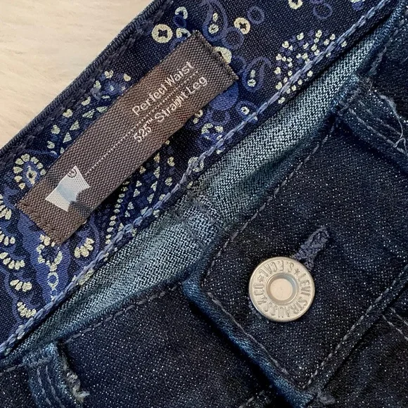 NWOT Levi’s Perfect Waist 525 Dark Blue Straight Leg Women's Jeans - Picture 4 of 13